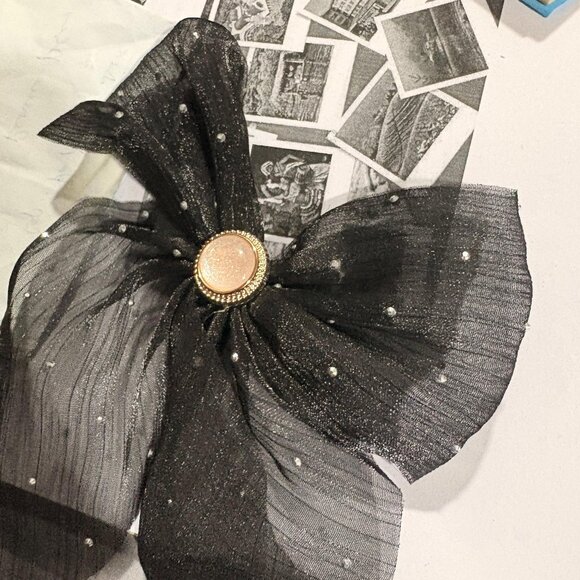 Black Bow - Picture 1 of 2